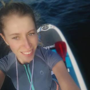 thecovedevon's tweet photo. @nadiakielstra #SUPSundays https://t.co/Krc5Gxq4pN