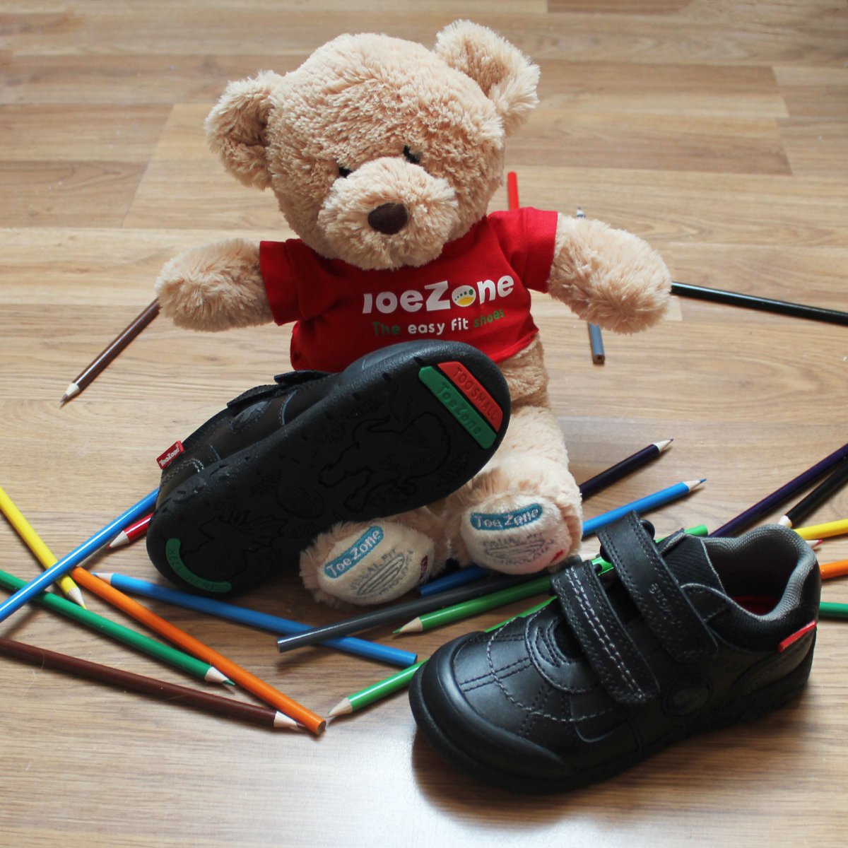 Toezone_UK's tweet photo. ToeZone bear loves colouring in! #colouring #colouringpencils #kids #toezone #shoes #footwear #shoestyle #sainsburys https://t.co/ez8QG5fKfq