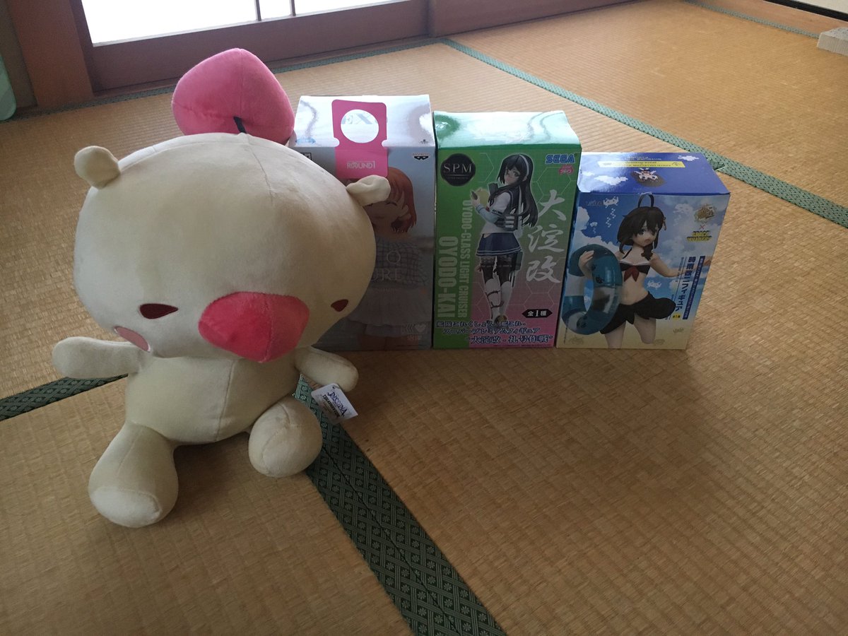 wagamamahi's tweet photo. 久しぶりゲーセン行ってみたよ。
クーレンゲーム5千円結構取れたからよかった https://t.co/q3soCo80QS