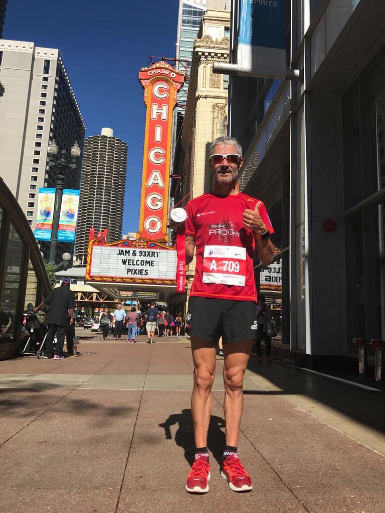 SkechersSpain's tweet photo. ¡¡¡Y LO LOGRÓ!!! @maratonfiz hace historia logrando su quinto major en #ChicagoMarathon 🏅🏅🏅🏅🏅¡ENHORABUENA CAMPEÓN! https://t.co/rzPQQGIJQm