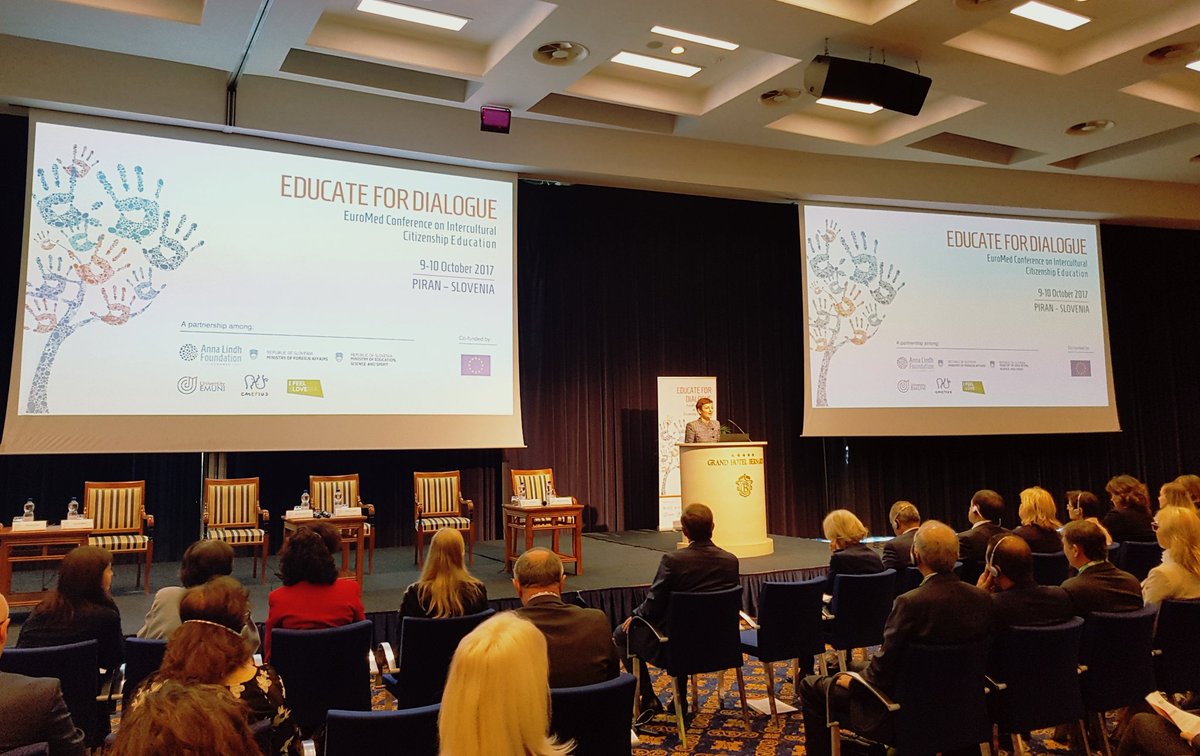 mizm_rs's tweet photo. .@MajaMakovec:"Varno in spodbudno učno okolje je eden od temeljnih ciljev vzgoje in izobraževanja v SLO."#Educate4Dialogue@MZZRS @AnnaLindh https://t.co/9ikD5UqZr2