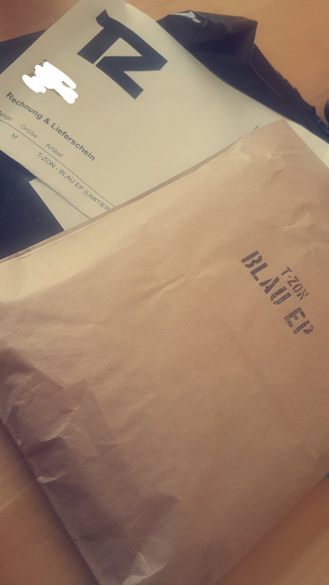 CelineTakeover's tweet photo. Endlich mein Bundle ist angekommen 😍💙
#Blauep
@TZON57 https://t.co/6Bc6Fm7vD9