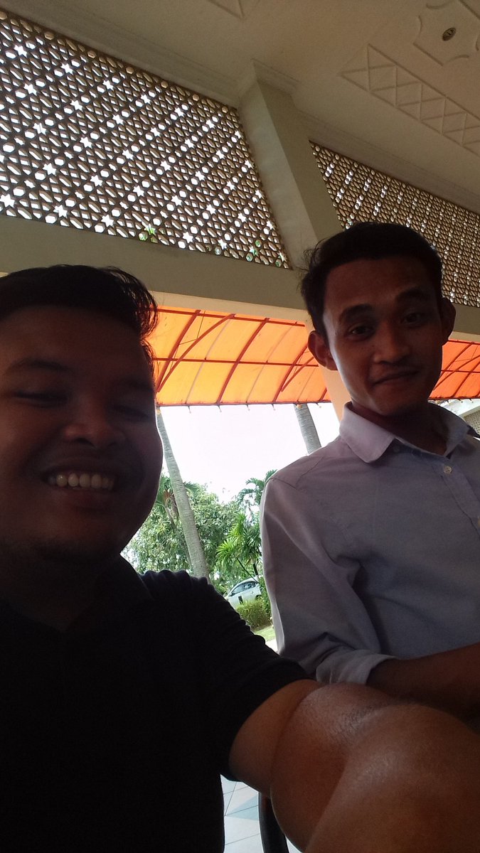 Angahamirul5923's tweet photo. Same2 susah..same la senang yea wie..#jobhunter
#misiubah
#goodbye https://t.co/J0fras5cJv