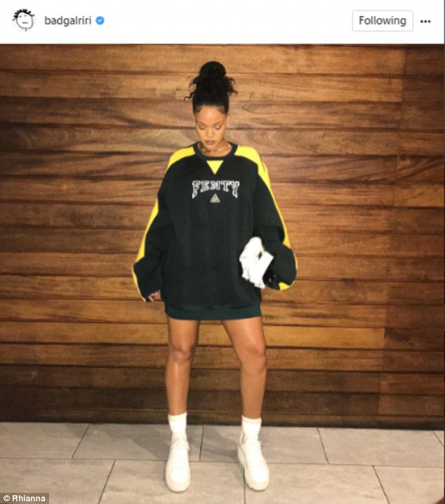 Tbladebeatz's tweet photo. Rihanna wows in sultry new photos https://t.co/iaRUy2ecvI https://t.co/5A8bGAv4gZ