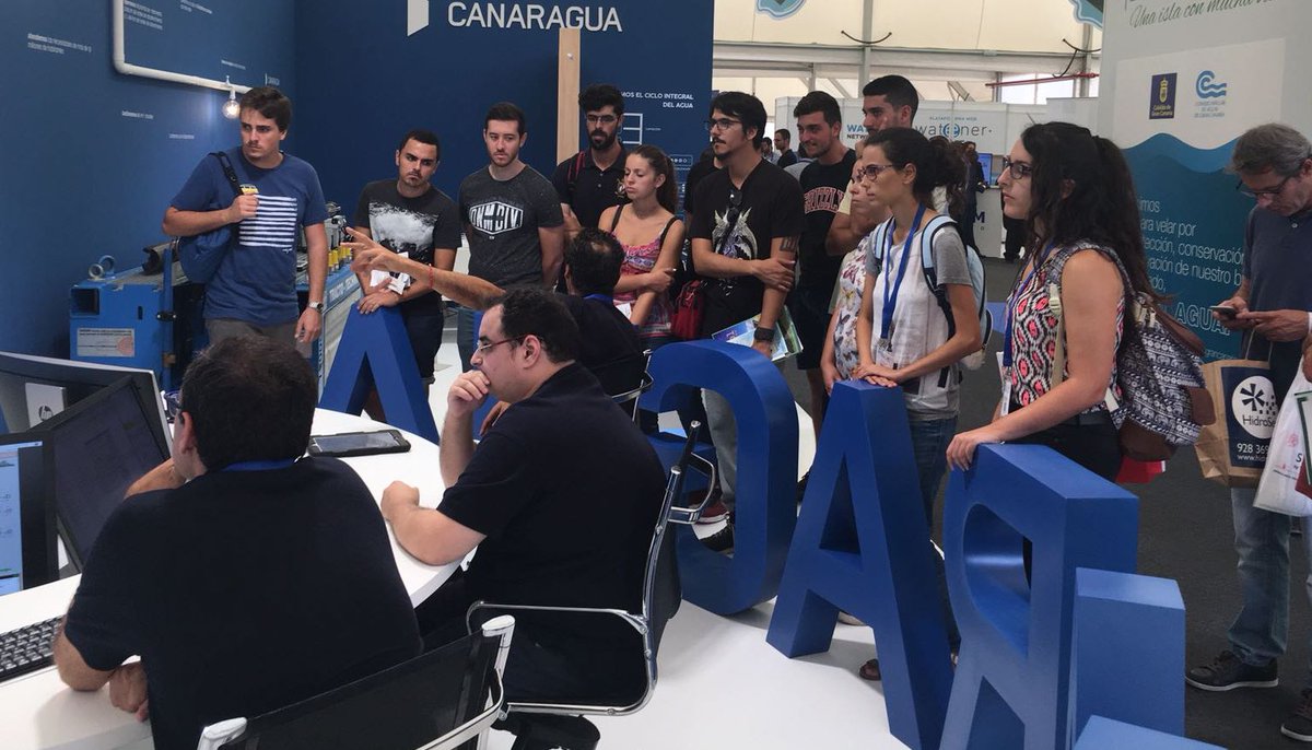 Canaragua's tweet photo. 👏👏 Gran éxito de nuestro Stand en #Canagua más de 1600 visitantes conocieron nuestra apuesta por el #Agua la #Innovacion y la #Sostenibilidad 🌊🌿 https://t.co/KSJJ4eVMQD