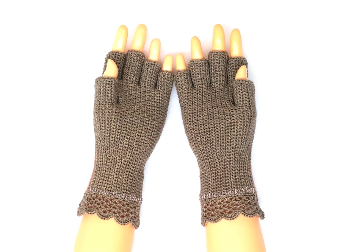 mittenssocks's tweet photo. https://t.co/mEHeGkiPYs #mittenssocksshop #etsyshop #Fingerlessgloves #handwarmers #armwarmers #crochet #wristwarmers #handmade #halffinger https://t.co/iEpXIFSg5S