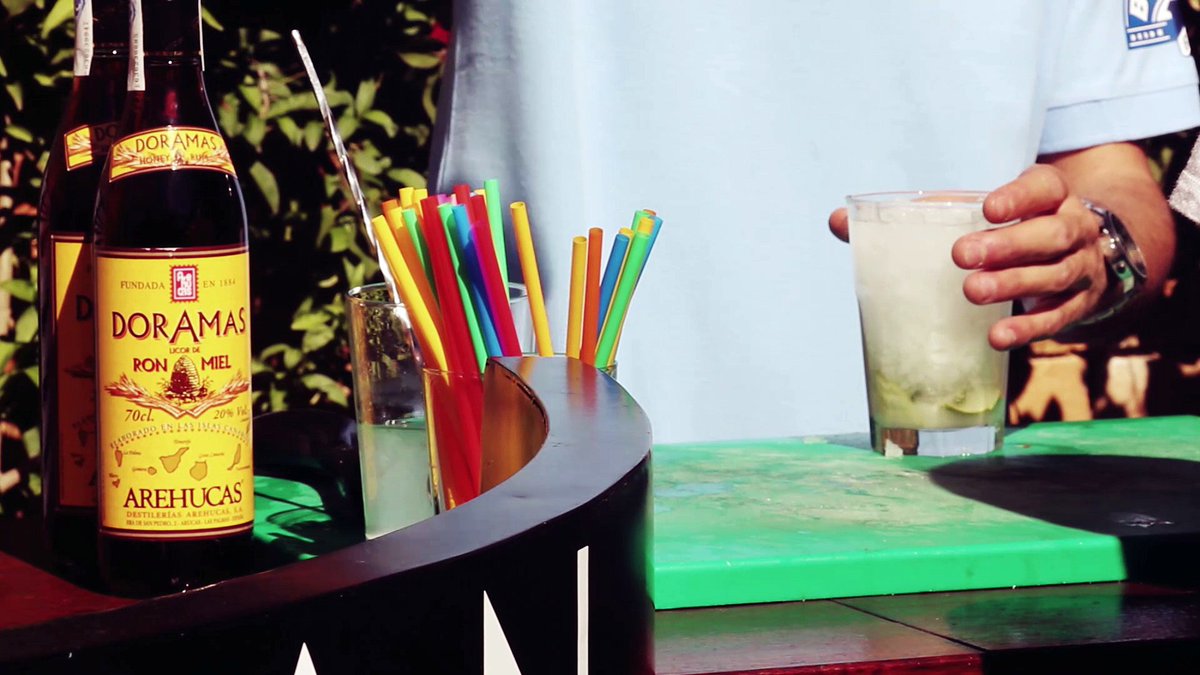 AstoriaCopas's tweet photo. Fiesta Ron miel Doramas con coctelero. 11 OCTUBRE 23:30H https://t.co/E7Iw8pz5vz