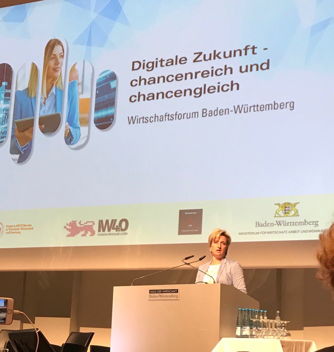 SvenSemet's tweet image. @WM_BW hat die Initiativen der #DigitalenTransformation auf den Weg gebracht #BWkannDas #BWdigital