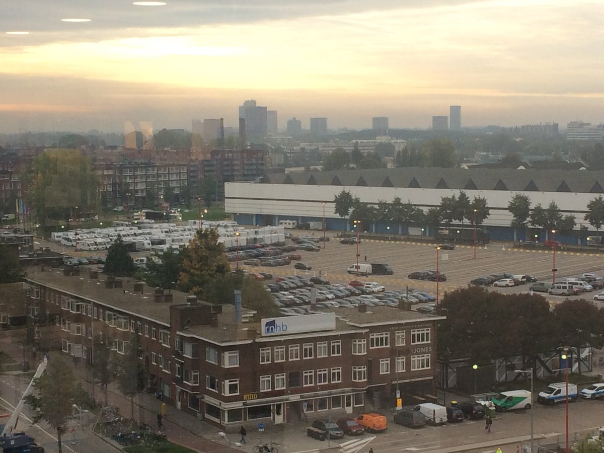 annecarinha's tweet photo. De opbouw van @KCJ_Jaarbeurs is begonnen. Het terrein staat vol mooie nieuwe caravans en campers! https://t.co/BXxONyZgNe