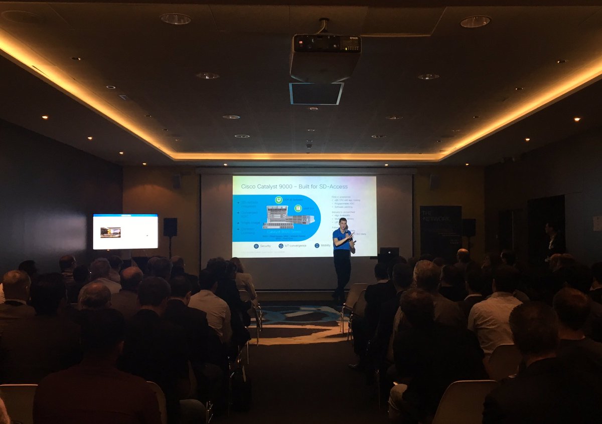 _mmarija's tweet image. Présentation du nouveau Catalyst 9000 au #CiscoTour2017