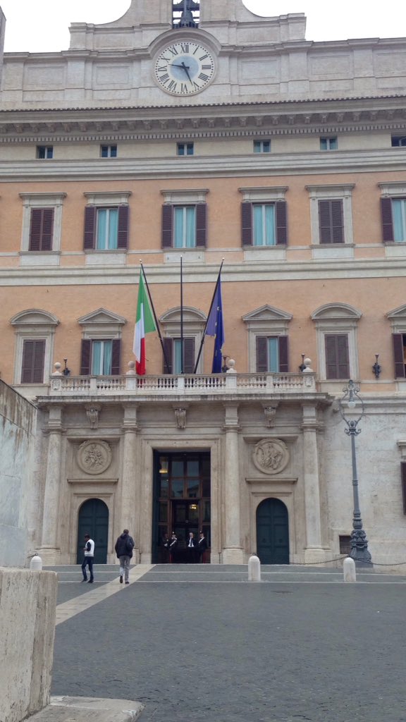 Key4biz's tweet image. @parole_poche In corso il convegno #pocheparole tra il copyright e i consumatori organizzato da @consumatori. Con @massidona @rafbarberio