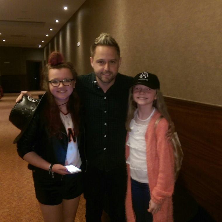 moloney_lyn's tweet photo. Thank you @derekryanmusic for Looking after us so well last night @LyrathEstate .brilliant show😀 https://t.co/tjEzziuQCg