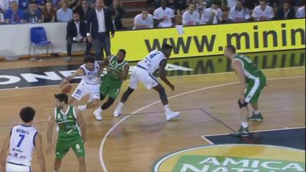 Gazzetta_it's tweet photo. VIDEO #SecondoTurno di @LegaBasketA: @LeonessaBrescia vs @ScandoneBasket 96-75 https://t.co/s132LnjxW8 #basket #highlights #SerieA https://t.co/o0MSAMMAwu