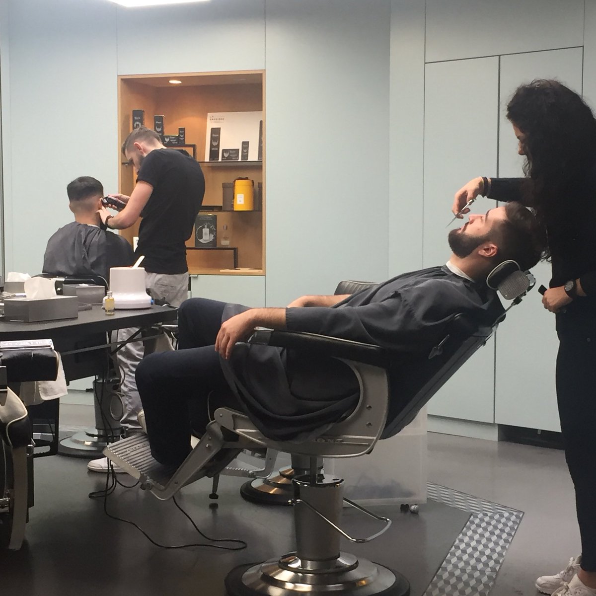 Le #Lundi c’est dur mais avec une belle coupe et une belle barbe ça va mieux ! 💈✂️ #MondayMotivation