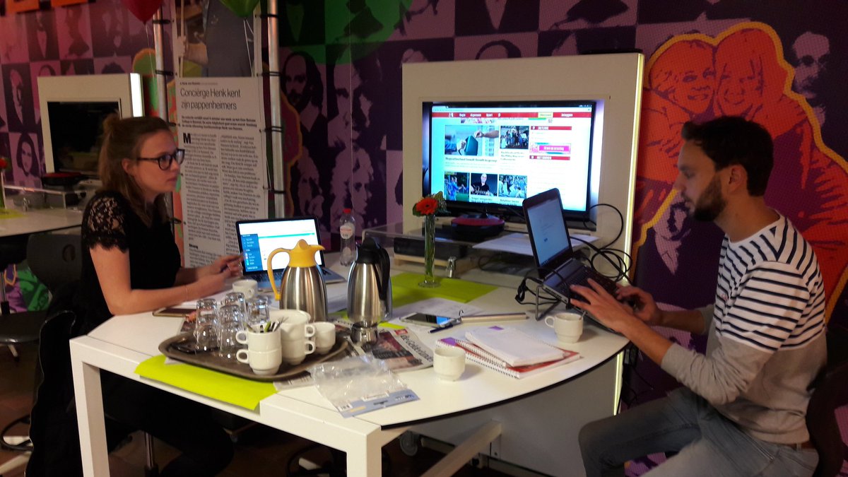 Marcvanonna's tweet photo. De Betuweredactie werkt op het OBC in Bemmel #dgschool https://t.co/7iipcfvh9F