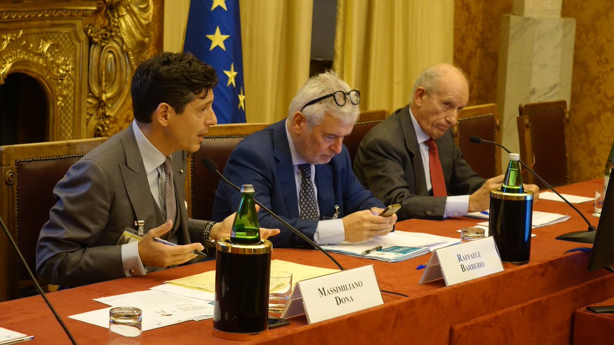 Key4biz's tweet image. #PocheParole @massidona:la #LinkTax non risolverebbe la crisi dell&apos;editoria,ma i media dovrebbero cambiare modello di business con new media