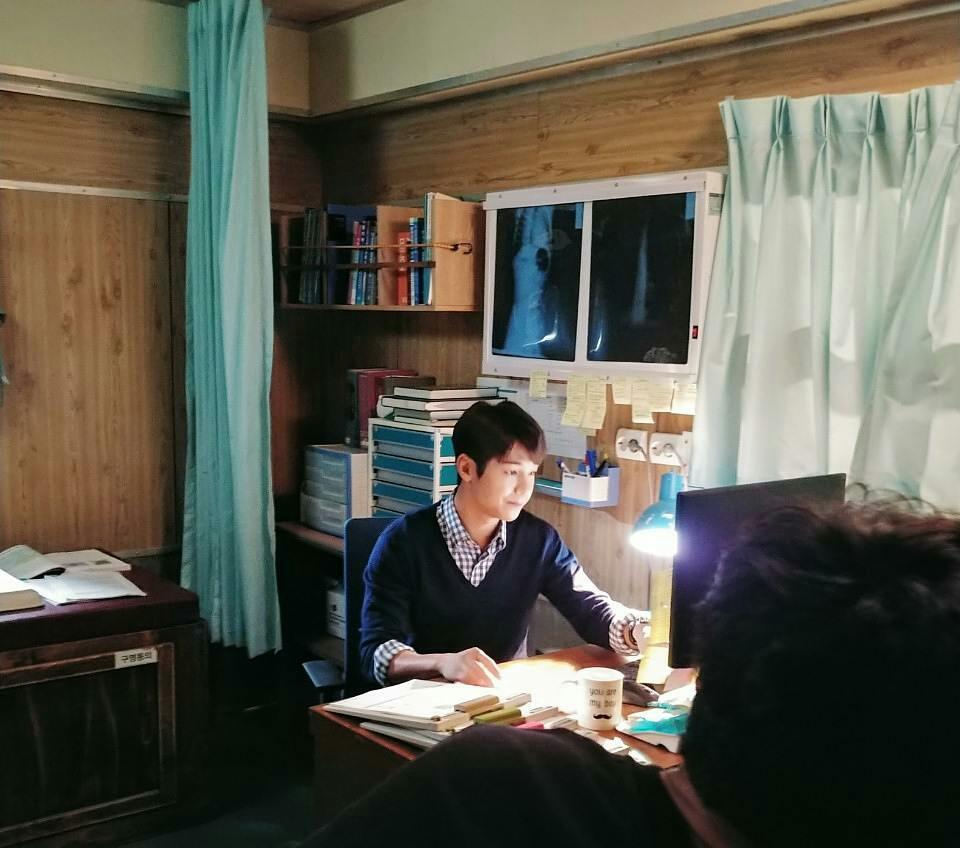 DLry8wlVYAIaBe2.jpg:large