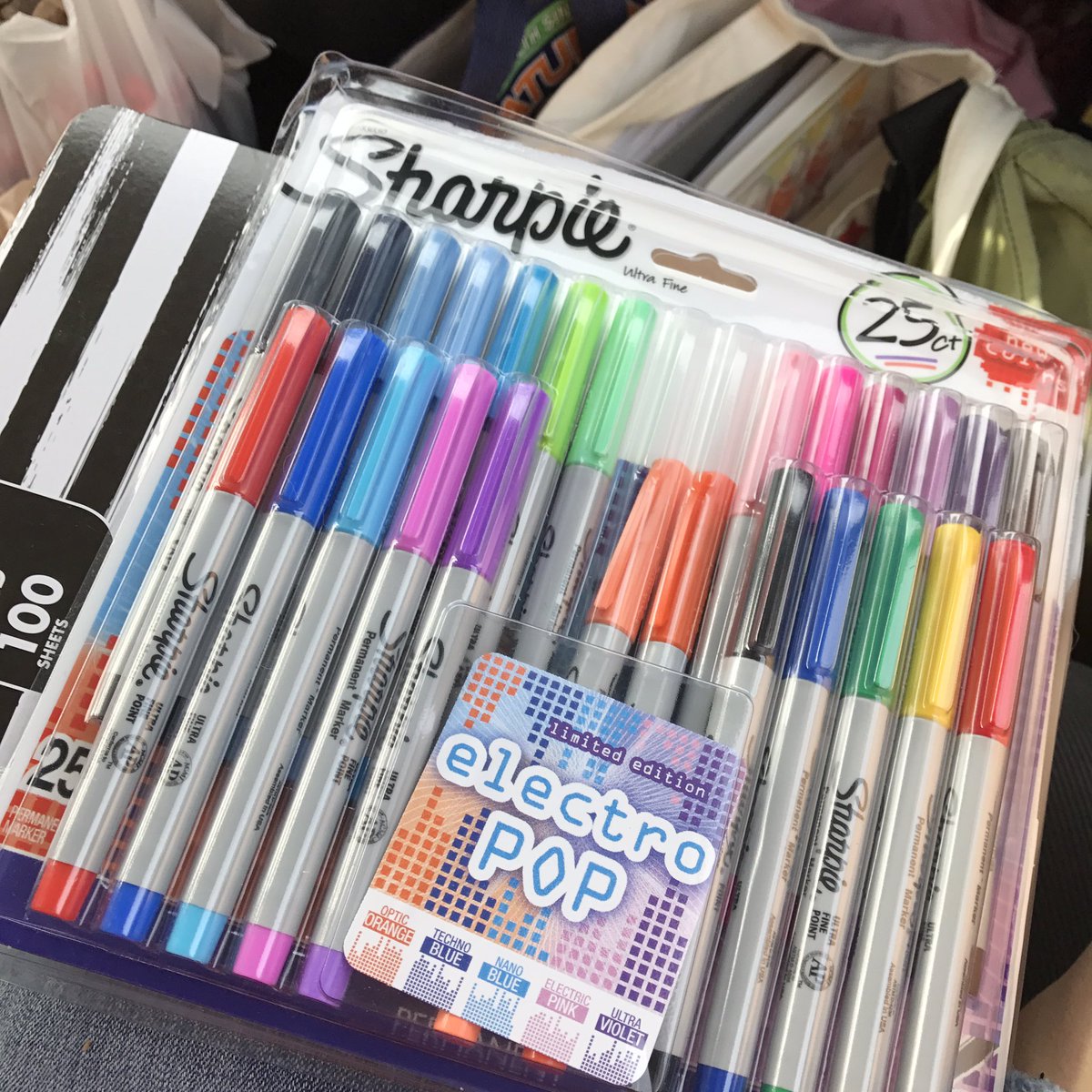 CaseyKurz's tweet photo. Yes, please!! @Sharpie #sharpielove https://t.co/4RW024TU3k