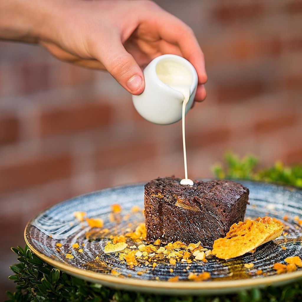 EXCITING OPPORTUNITY FOR LONDONERS: We are looking for Front of House &amp; Kitchen staff to work with us at a 10 week… ift.tt/2xu35No