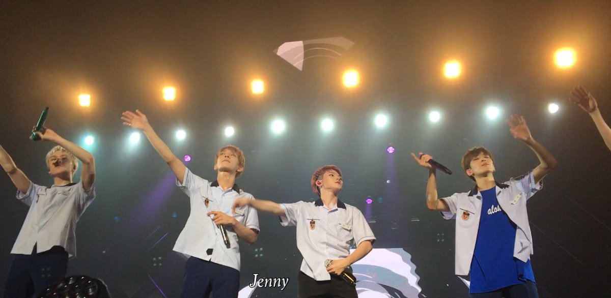 NnyNny__'s tweet photo. I miss them ๐ญ๐ญโค๏ธ 0909 #DiamondEdgeinKL #DiamondEdgeInMY #SEVENTEENinKL #SEVENTEENinMY @pledis_17 https://t.co/oNxkX6on0g