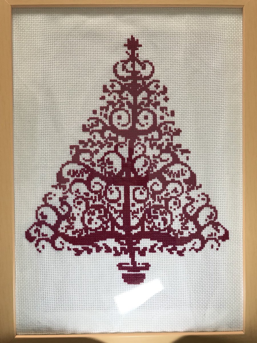 Chiro Twitter પર クロスステッチの刺繍完成 クリスマスツリーだけど 通年いけそう 艸 不思議な模様だなぁ クロスステッチ 刺繍 クリスマスツリー フリーチャート