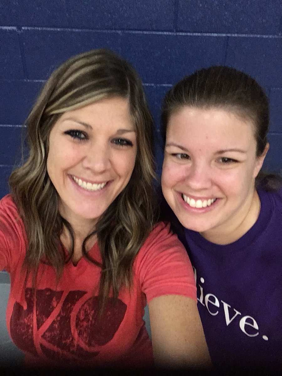Tech Buddies! #LWPawPride #ilearnnkc <a href="/LWNKCSD/">Linden West NKC</a>