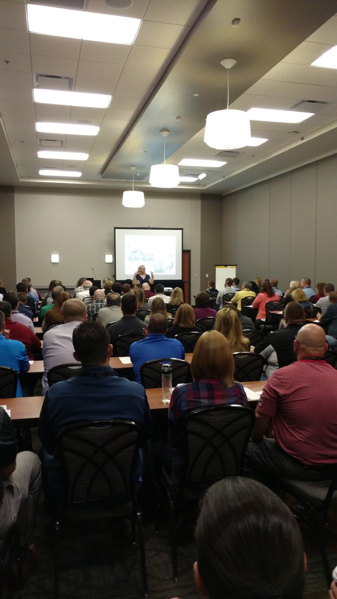 agilecincinnati's tweet photo. Standing room only for @AgileSusan don't multi task, get things done! #agilecincy2017 https://t.co/kWgVR5FPsX