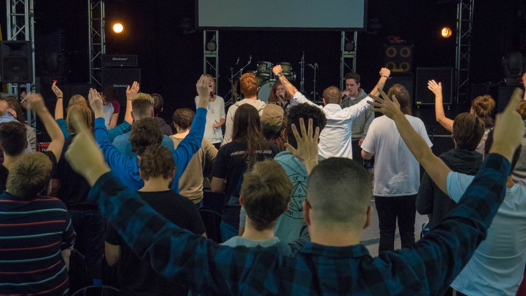 NexusICA's tweet photo. "Holy, Holy, Holy is the Lord" - lifting the sound of our hearts in worship together as we begin this week at Nexus ICA #TransfromEverything https://t.co/ekNegpXv5Y