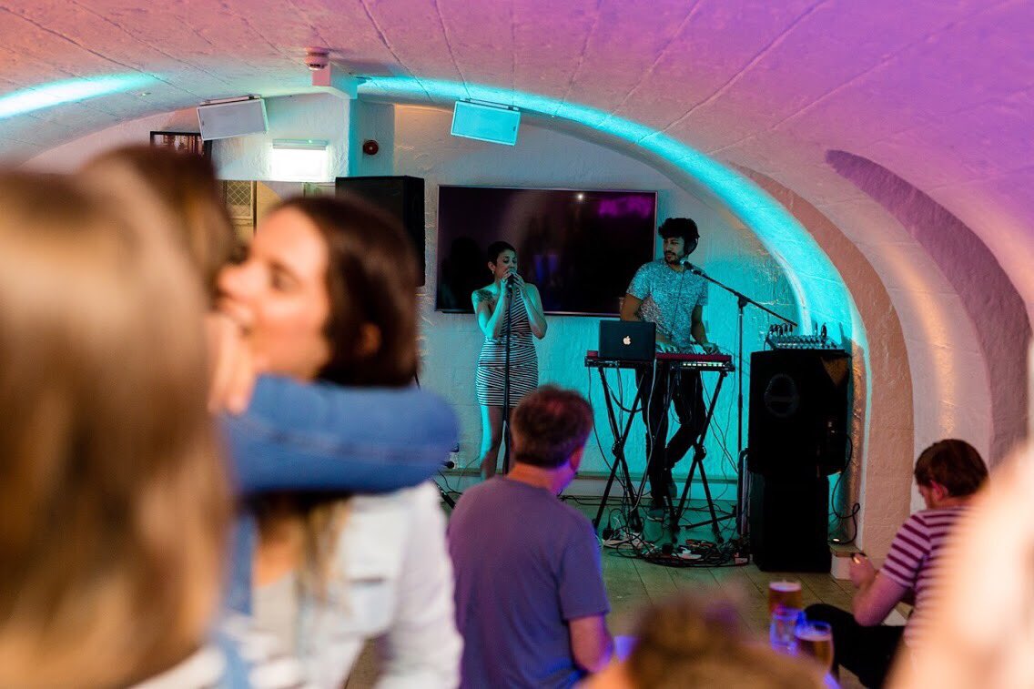 #IglooLive returns Weds 11th for 'Girl's Night' - specially themed due to our all-girl line up! Free entry from 7pm, drink deals to boot 🍻🎶🍸