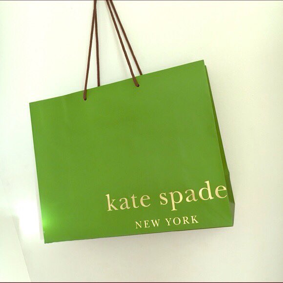 Outlets_Barstow's tweet photo. New arrivals are in at #KateSpade. Shop #OutletsatBarstow TODAY! https://t.co/4VR6dhXOxa