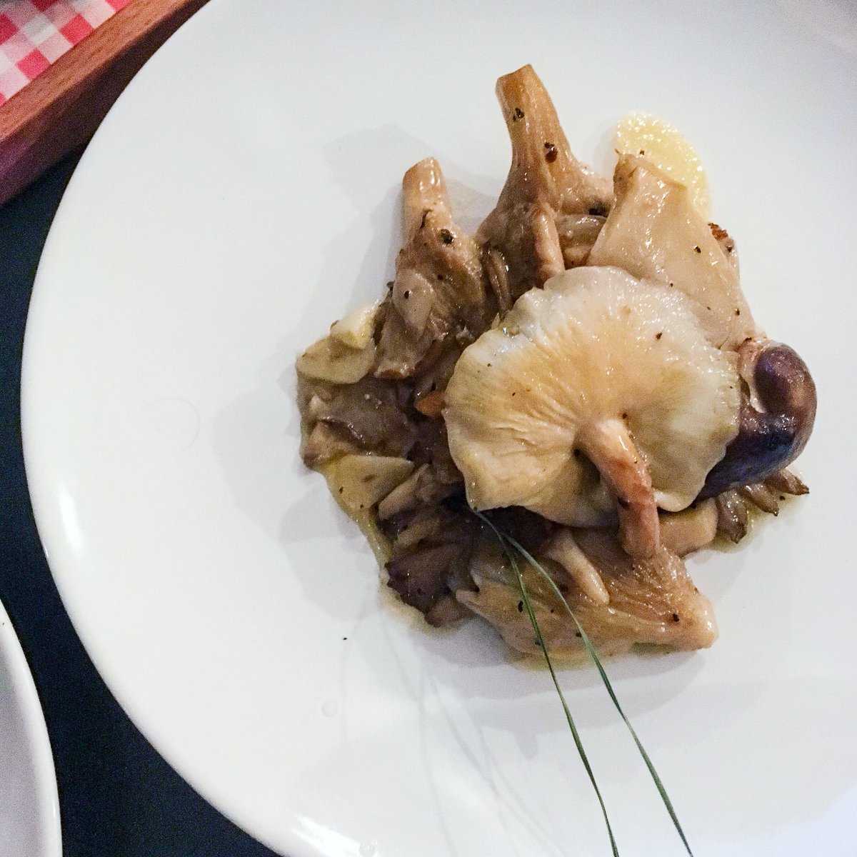 Has your dinner date ever described mushrooms as ‘pure luxury’ no? Then check out <a href="/DrugstoreSocial/">The Drugstore Social</a> new menu! lettersfrommarionx.blogspot.co.uk/2017/10/the-dr… #foodie