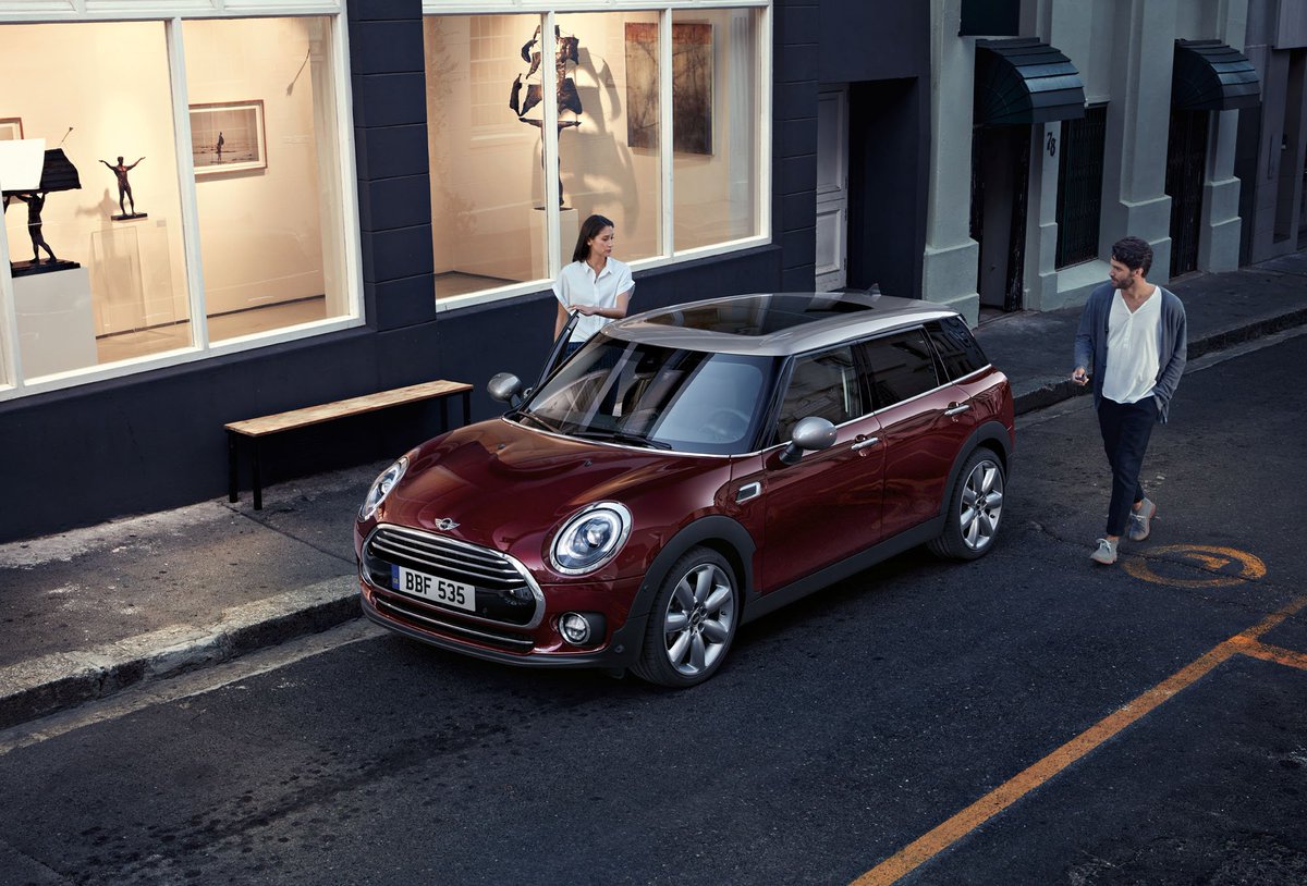 MINIUK's tweet photo. The road is your catwalk. Set trends at the traffic lights in the #MINI #Clubman. https://t.co/Ld2wguV6Vy https://t.co/4SCi5qR1js