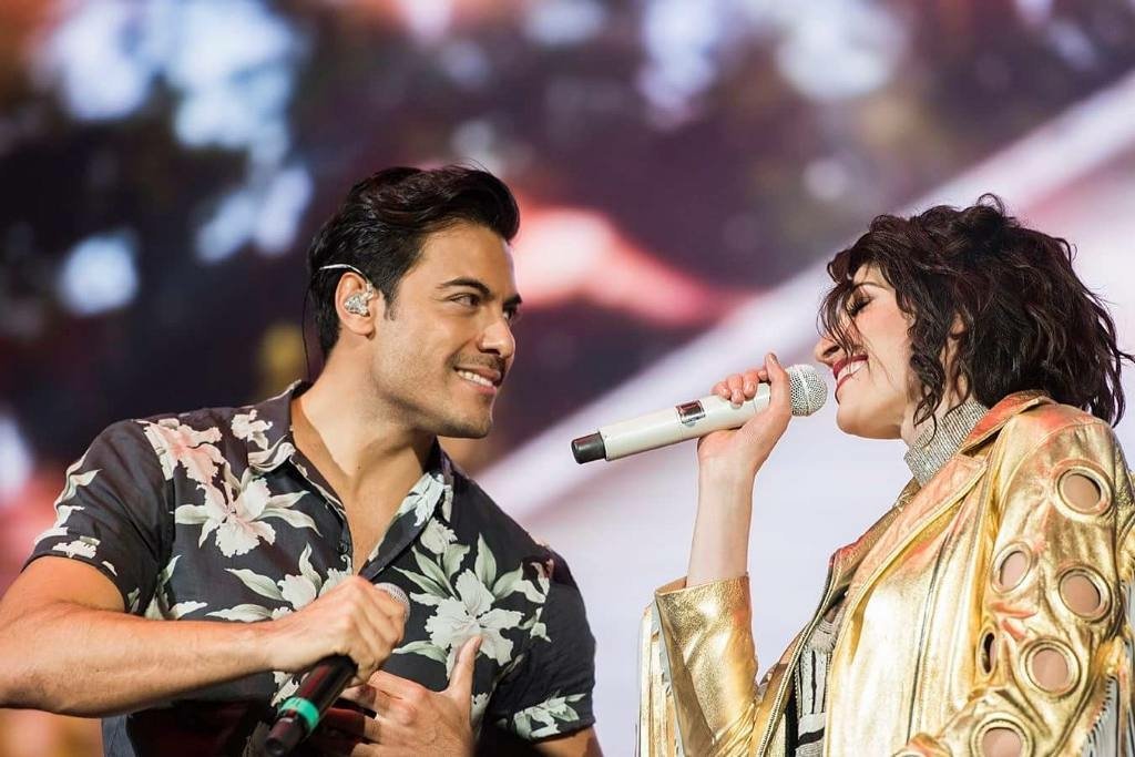 haashfanbase's tweet photo. Un fragmento de la presentación de @haashoficial junto a @_CarlosRivera #EstamosUnidosMexicanos    VÍDEO COMPLETO: https://t.co/8IRtRxVgJi https://t.co/ouvHSobCph