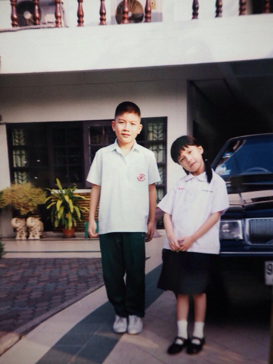 Mookwrnfamily's tweet photo. จากแคปชั่นในไอจีพี่เมฆ ขอยืนยันอีกเสียง 'เมฆ มุก' เป็นพี่น้องกันค่าาาาา 😁 555555 #HappyMookWorranitDay https://t.co/BDSBfy7TKN