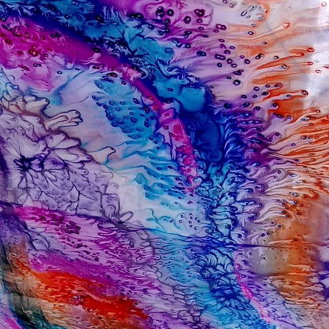 MAKER FEATURE: @denishafernandessilk "Hand painted silk scarf 🌈" #makersfeature #themakerscollective instagram.com/p/BaB6PXeAw7a