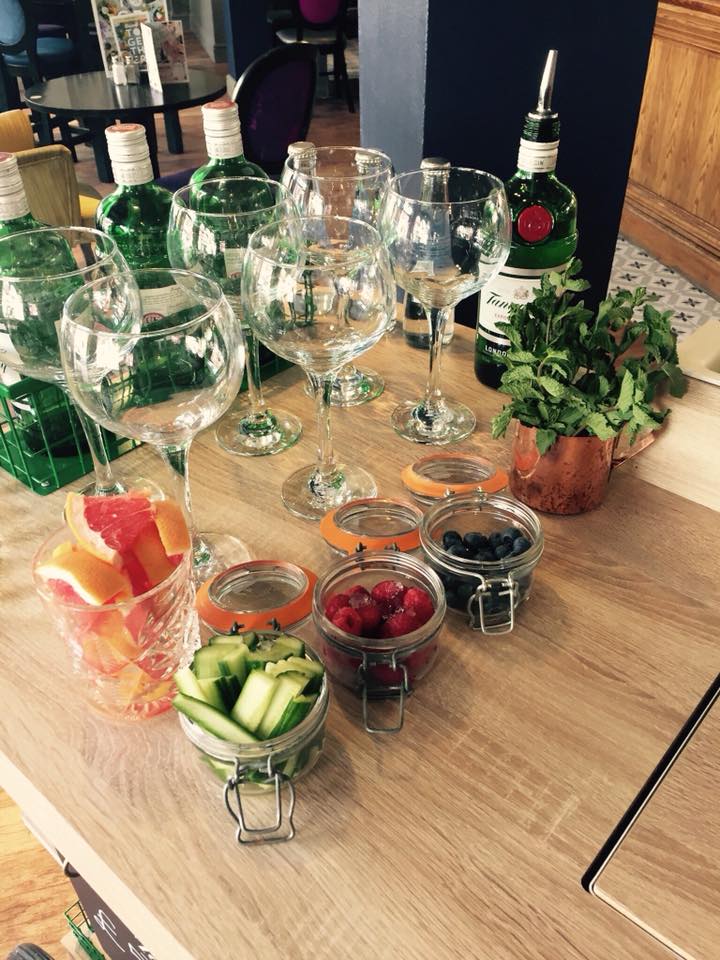 Slug_O2's tweet photo. It’s time to Tanqueray!
2 for 1 Tanqueray &amp; Tonic all night long! #Gin #Thursday https://t.co/2pXXNAYjGM