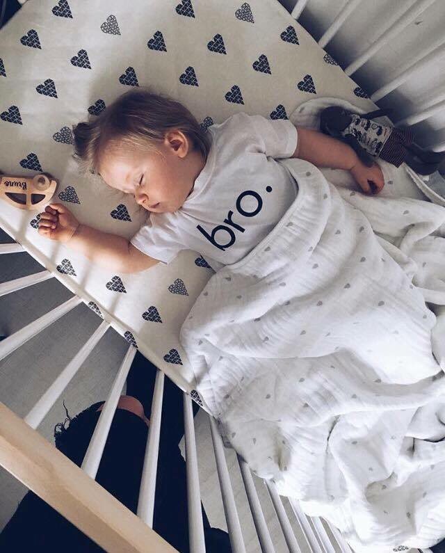 Who prefers to stay in bed? Hands up!👍<a href="/marta_wojtysiak/">Marta Wojtysiak</a> #wearemokee #nursery #nirserydesign #cot #sleepingbaby #monday
