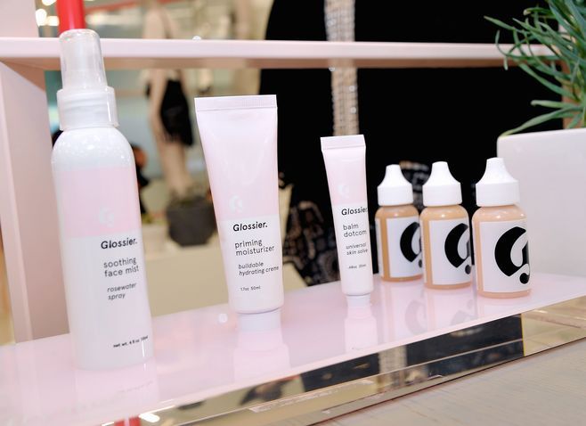 It's here! Glossier has launched in the UK today - what will you be buying? buff.ly/2gn09wr