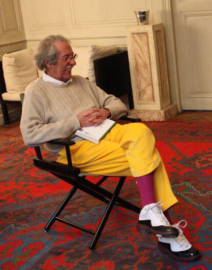 clique's tweet photo. À la mémoire de Jean Rochefort, acteur immense, grand-père que l'on aurait tous aimé avoir, et porteur de Jordan le plus élégant du monde. https://t.co/4s3OEKqzR4