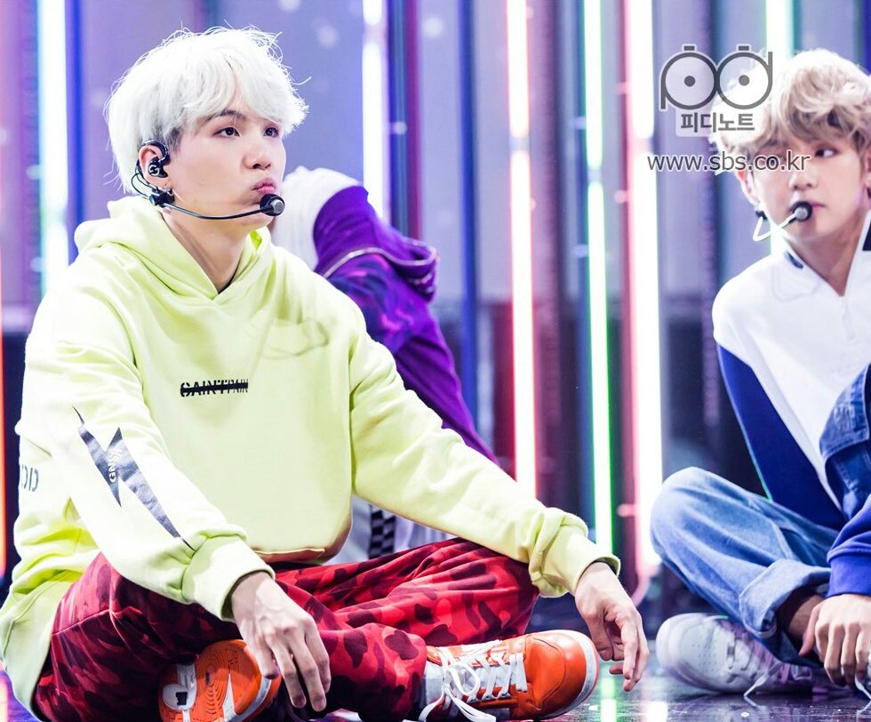 Sugarcart_'s tweet photo. 👀♡♡♡♡👀 #Taegi #VGa #Suga #V #BTS #방탄소년단 #슈가 #뷔 https://t.co/WMbyPDDXEb