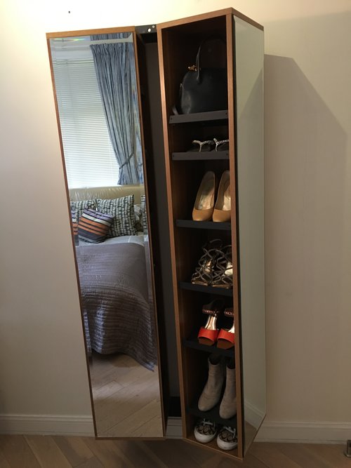 A elegant #shoe #cabinet that can store up to 14 pairs of shoes. It doubles for a full length #mirror.

stretchfurnishings.com