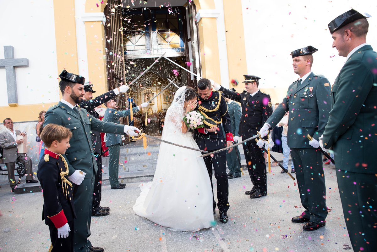 _MASVISUAL's tweet photo. 12 de octubre, Fiesta Nacional de España. Seamos más españoles que nunca! #Masvisualeventos #España #fiestanacional  #WEDDINGPHOTOGRAPHY https://t.co/vggviUcXyk