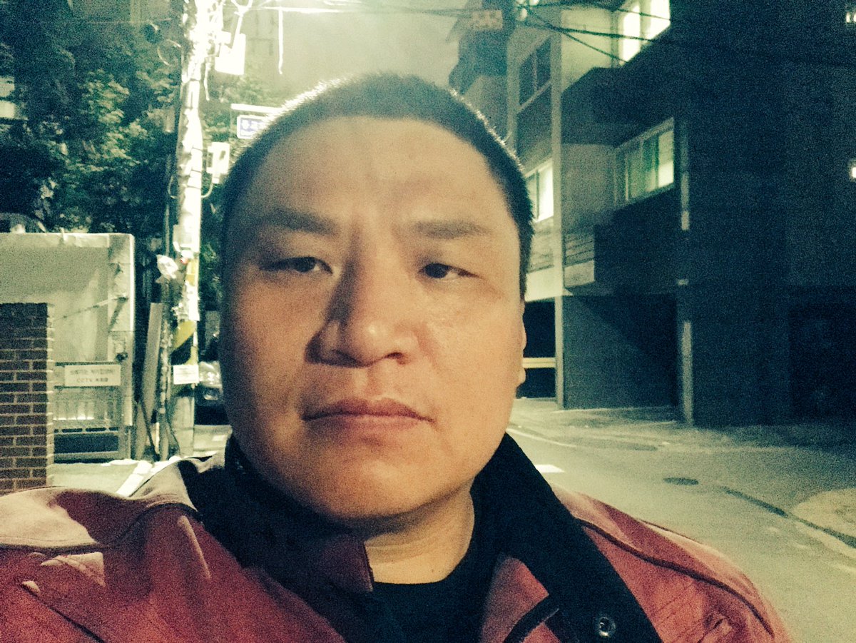 namhoon's tweet photo. 스쿠터 중고거래를 위해 매도인이 적어준 곳으로 왔는데 좀 분위기가 으슥하다. 오해를 받지 않기 위해 많은 노력을 해야할 듯 하다. #범죄도시 #스쿠터삽니다 https://t.co/y3l5oJUNnj