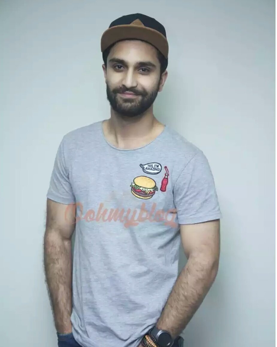 farwaali328's tweet photo. Handsome  hunk @ahadrazamir  😍😍😍 https://t.co/7ltK5ArVQG