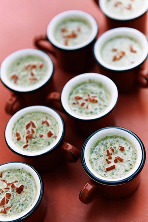 Nigella_Lawson's tweet photo. Monday supper made easy: #RecipeOfTheDay is Spinach and Coconut Soup https://t.co/k4RR2tERMr https://t.co/oFIjuyR04s