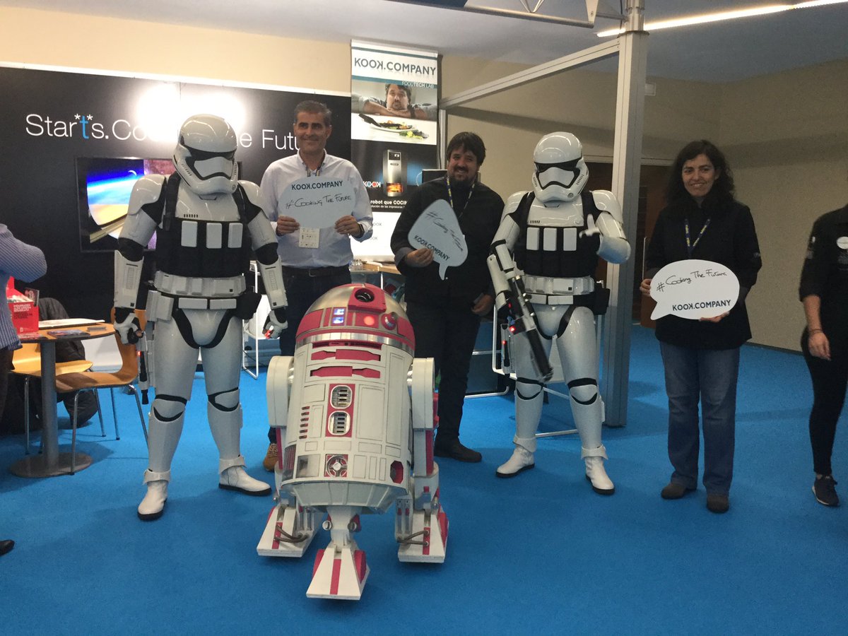 Oskook's tweet photo. Han venido unos compañeros del pasado para ayudarnos a #cookingthefuture en #ssg17 #kookcompany https://t.co/LwvSWOiwJ5