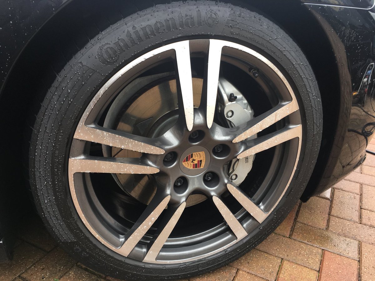 regalvservices's tweet photo. Fortnightly #diamondvalet for this #porsche #panamera s text #regal to 60163 for more info https://t.co/4xlZoHQTHb https://t.co/zOc8gAC0NO