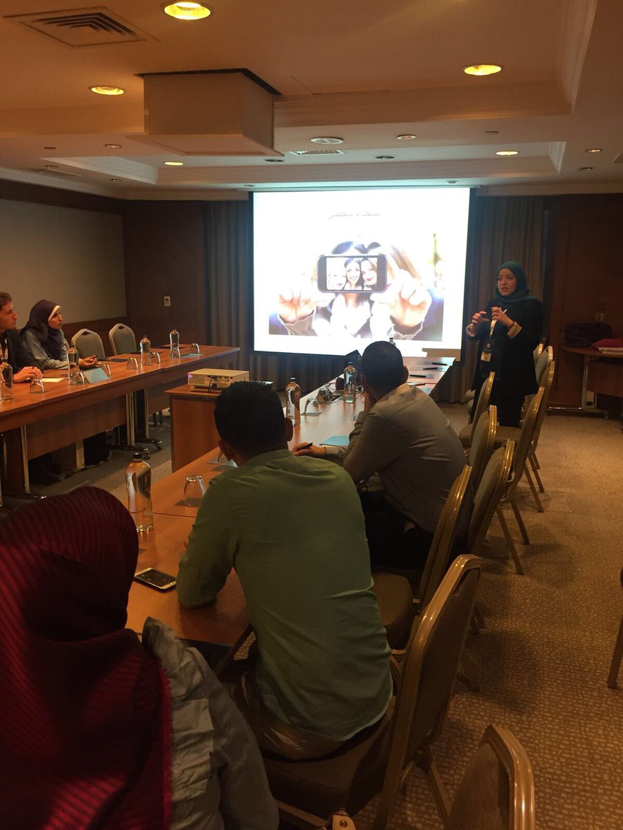 AJMInstitute's tweet photo. جانب من ورشة صحافة الموبايل للزميلة  @nadine_dimassi ضمن منتدى @SharqForum التي يشارك فيها #AJMInstitute https://t.co/aUhYPxSuib