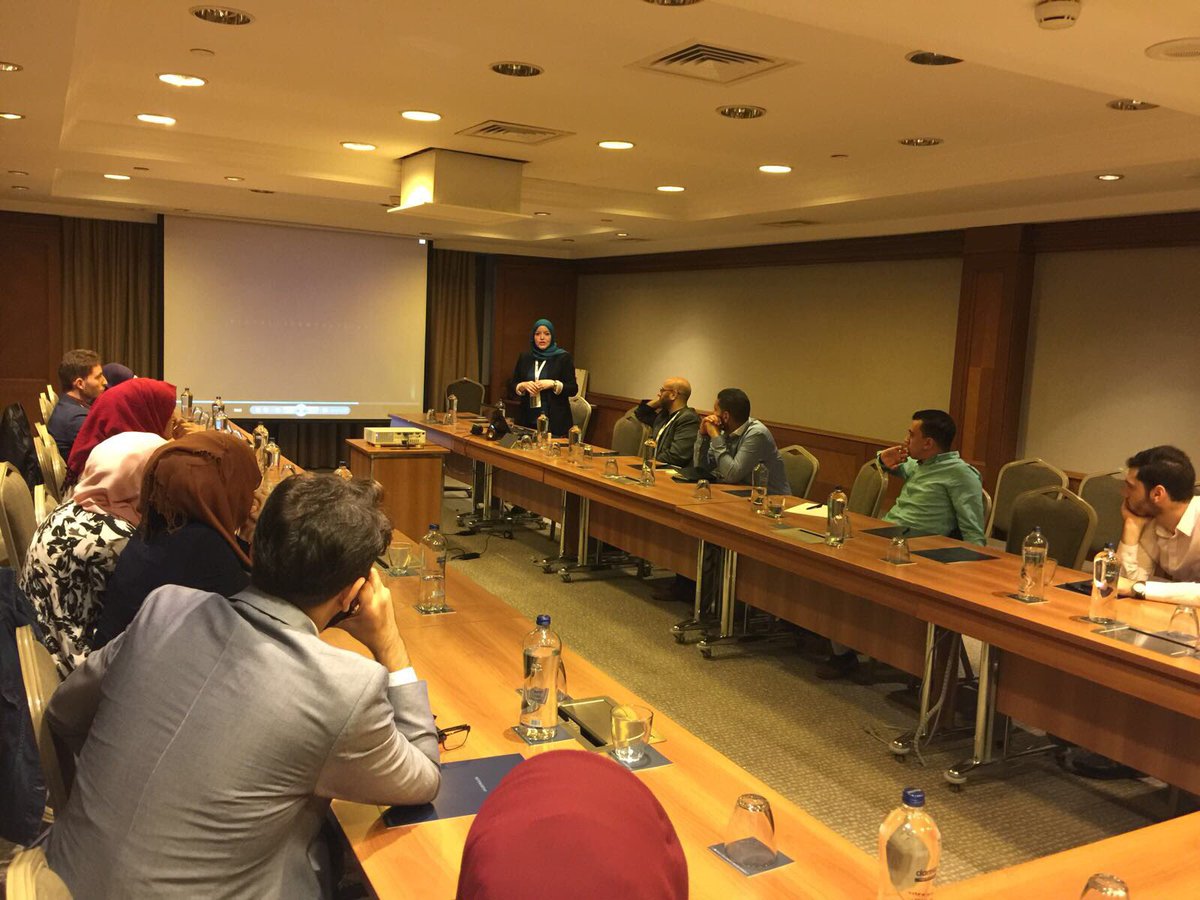 AJMInstitute's tweet photo. جانب من ورشة صحافة الموبايل للزميلة  @nadine_dimassi ضمن منتدى @SharqForum التي يشارك فيها #AJMInstitute https://t.co/aUhYPxSuib