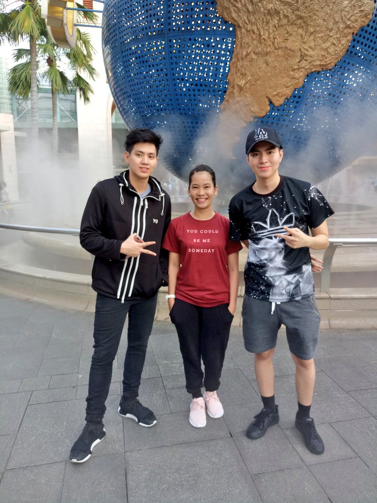 shaenedc's tweet photo. It was nice meeting you! @owyposadas @OliverLaaance 😊 🌎 https://t.co/WTQDj9iXyD